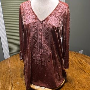 Andree’ by Uni blush pink crushed velvet Y2K style tunic top. Size Medium.